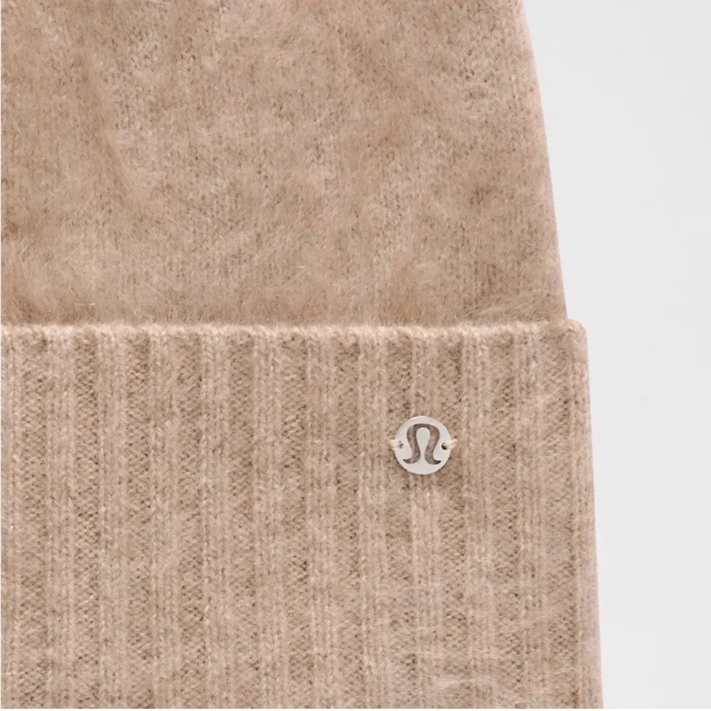 🆕 LULULEMON Fuzzy Cashmere Beanie Heathered Nutmeg NWT